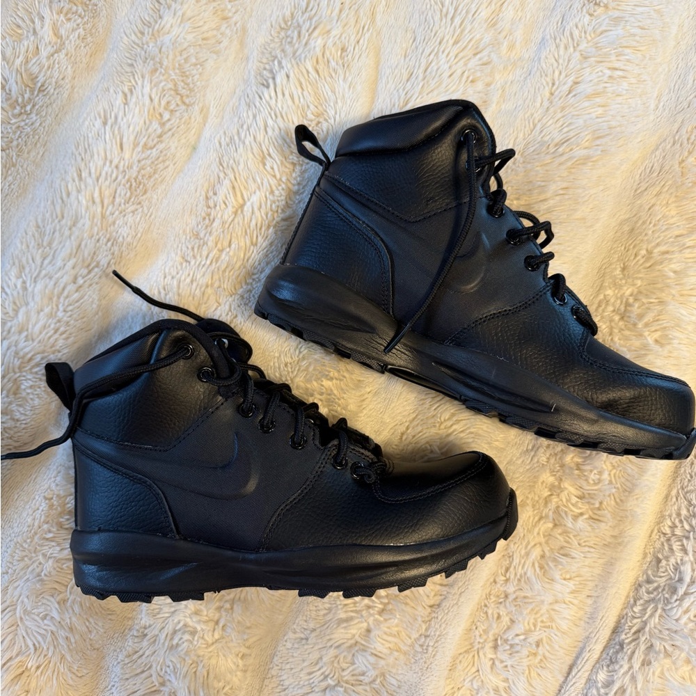 Nike Black High-Top Boots